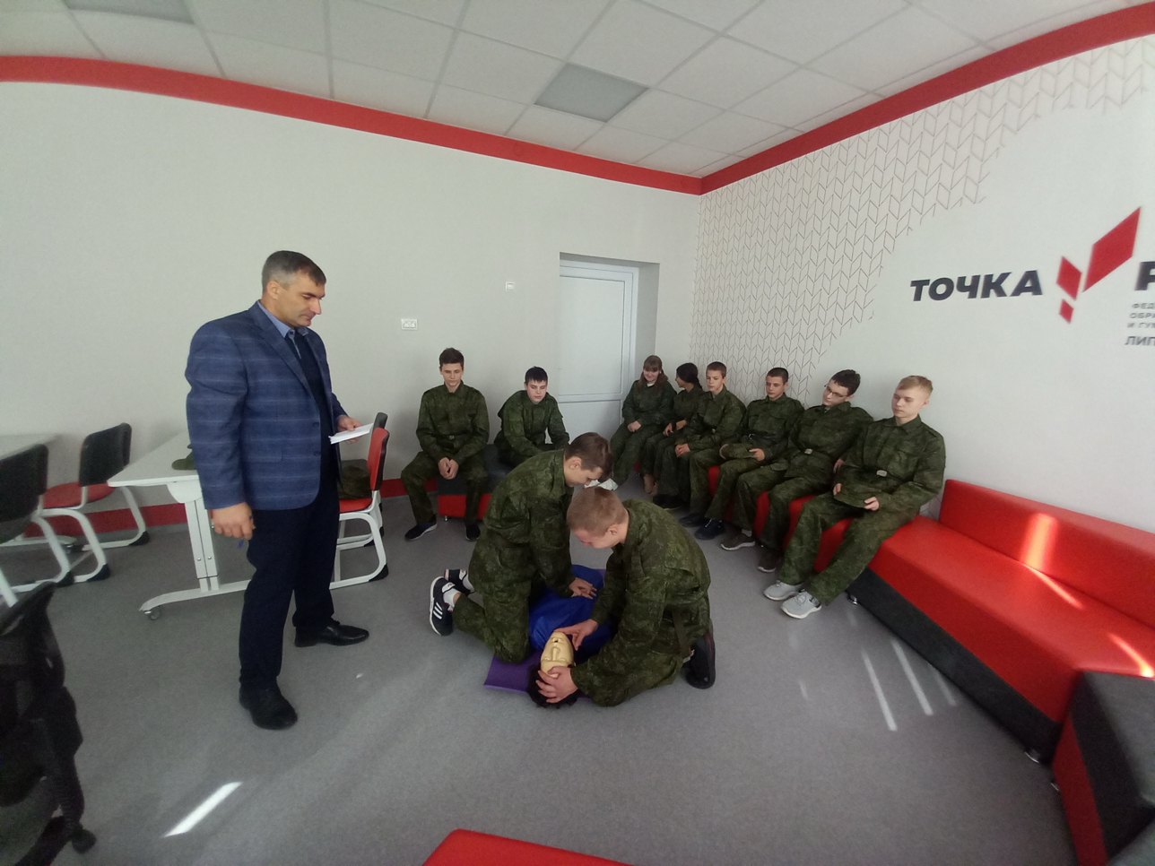 Отработка приемов сердечно-легочной реанимации.